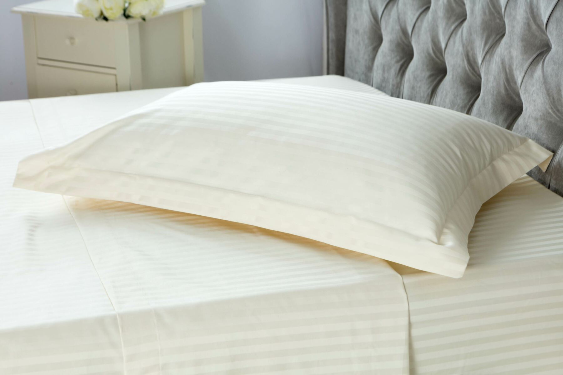 Hotel Suite 540 Count Satin Stripe Oxford Pillowcase Belledorm