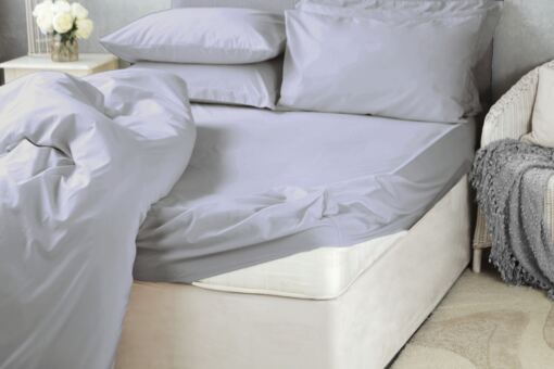 100% Cotton 200 Count 30cm Fitted Sheet (Percale) 100% Cotton 200 Count 30cm Fitted Sheet (Percale)