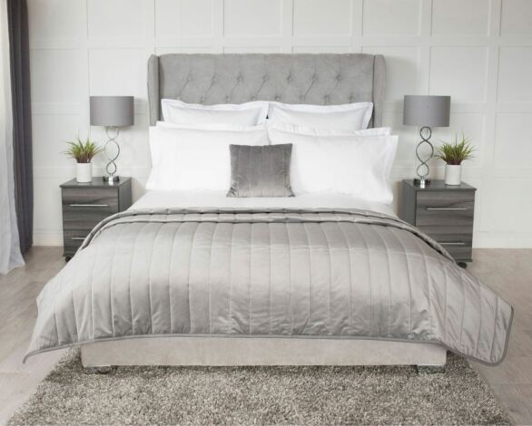 How to Fold a Quilt on a Bed - Step-by-step Guide