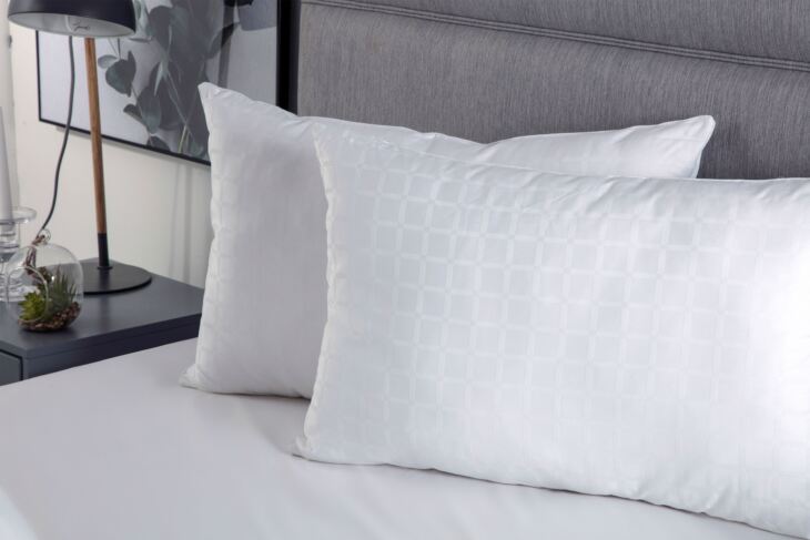 https://www.belledorm.co.uk/cms_media/images/730x730_fitbox-hotel_suite_cluster_standard_pillow_lifestyle_resized.jpg
