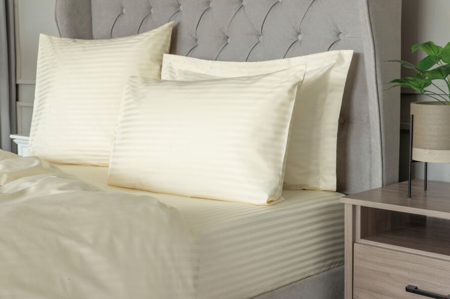 1000 Thread Count Luxurious Oxford Pillowcase - Off White | Bed & Bath - View #7