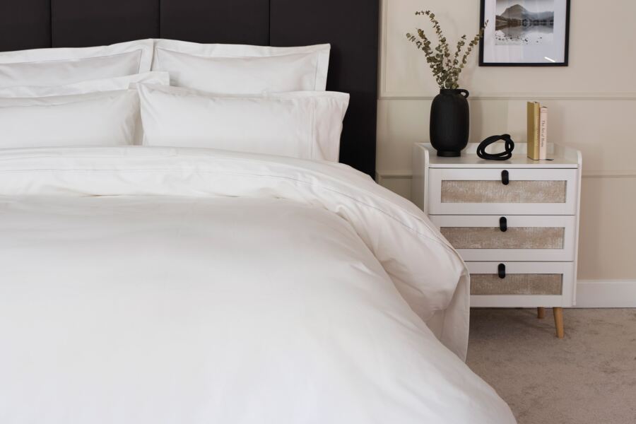 Pure Egyptian Cotton Sateen 1200 Count Extra Deep Fitted Sheet Pure Egyptian Cotton Sateen 1200 Count Extra Deep Fitted Sheet