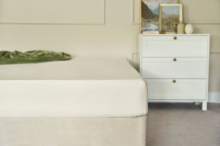 Belledorm Basics Polycotton Fitted Sheet - 30cm (12'') Depth Belledorm Basics Polycotton Fitted Sheet - 30cm (12'') Depth
