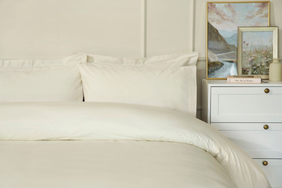 Belledorm Basics Polycotton Fitted Sheet - 30cm (12'') Depth Belledorm Basics Polycotton Fitted Sheet - 30cm (12'') Depth