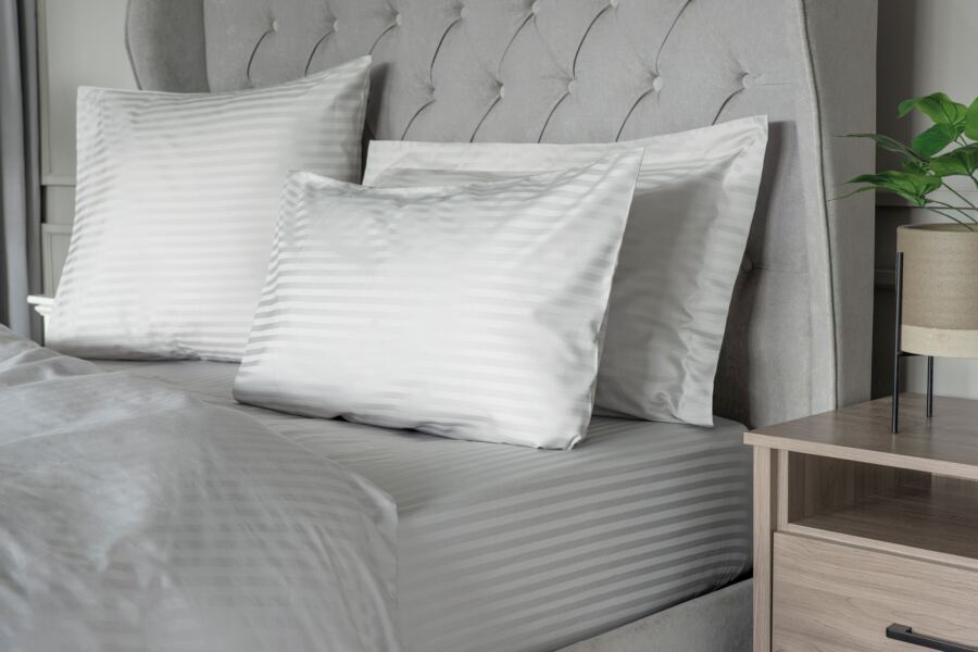 Hotel Suite 540 Count Satin Stripe 38cm Fitted Sheet Hotel Suite 540 Count Satin Stripe 38cm Fitted Sheet