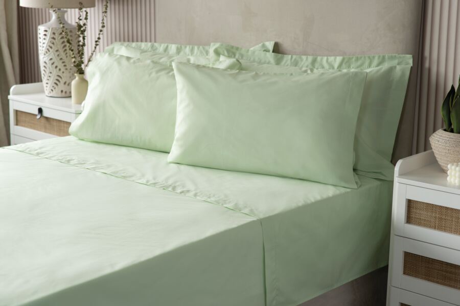 200 Count Polycotton Ultra Deep 46cm Fitted Sheet (Percale) 200 Count Polycotton Ultra Deep 46cm Fitted Sheet (Percale)