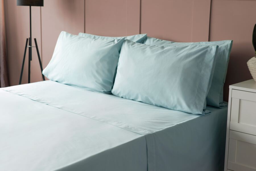 100% Cotton 200 Count Extra Deep 38cm Fitted Sheet (Percale) 100% Cotton 200 Count Extra Deep 38cm Fitted Sheet (Percale)