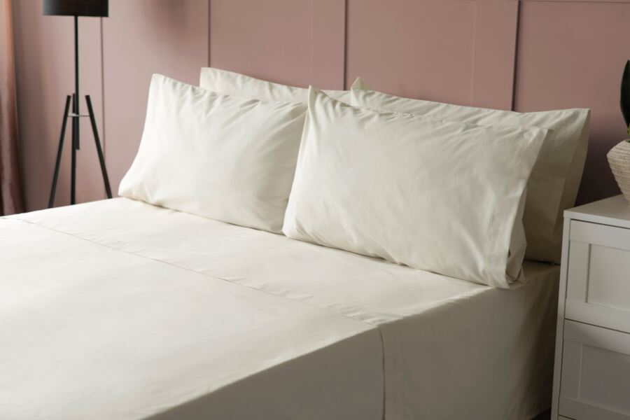 100% Cotton 200 Count 30cm Fitted Sheet (Percale) 100% Cotton 200 Count 30cm Fitted Sheet (Percale)