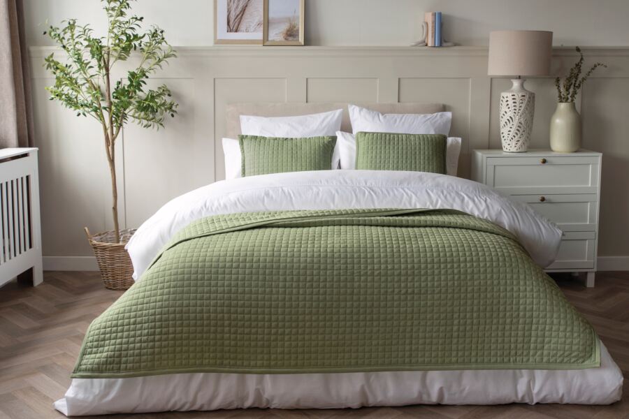 Crompton Quilted Throw Crompton Quilted Throw
