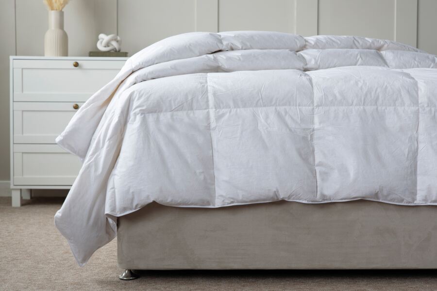 Luxury Duck Down & Feather 13.5 Tog Duvet Luxury Duck Down & Feather 13.5 Tog Duvet