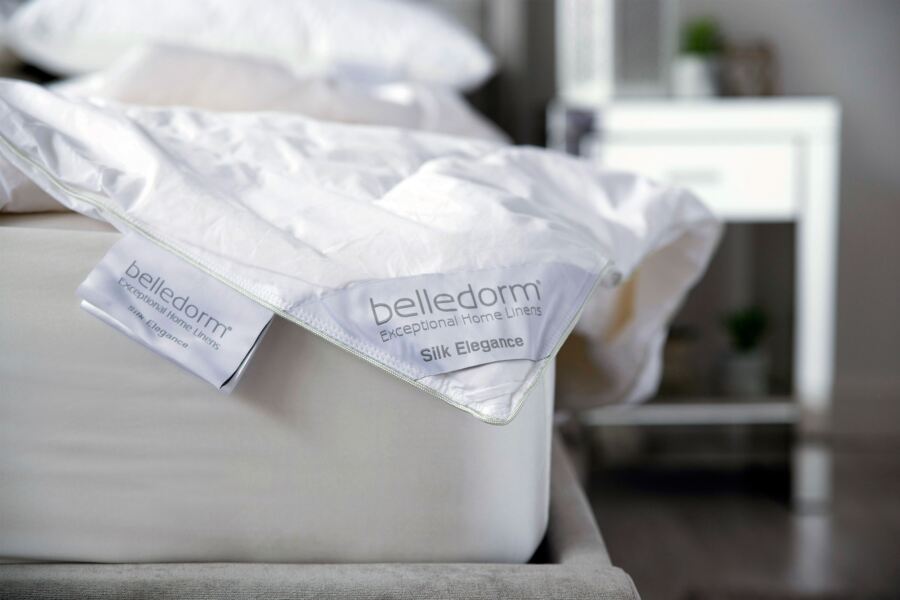 100% Mulberry Silk Filled Duvet 100% Mulberry Silk Filled Duvet