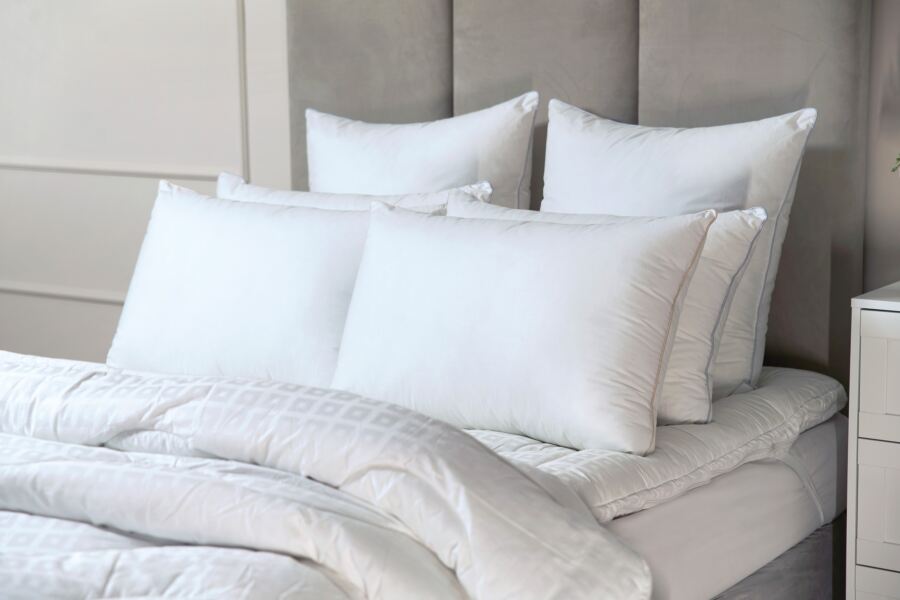 Hotel Suite Luxury Square Pillow Hotel Suite Luxury Square Pillow