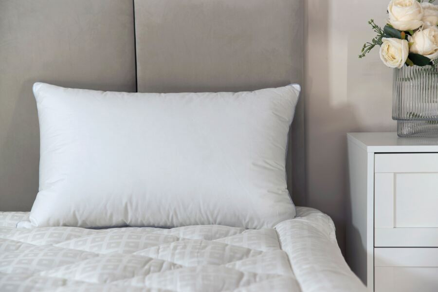 Hotel Suite Luxury Pillow