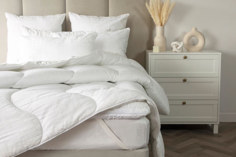 Hotel Suite Microfibre Filling 4.5 Tog Duvet