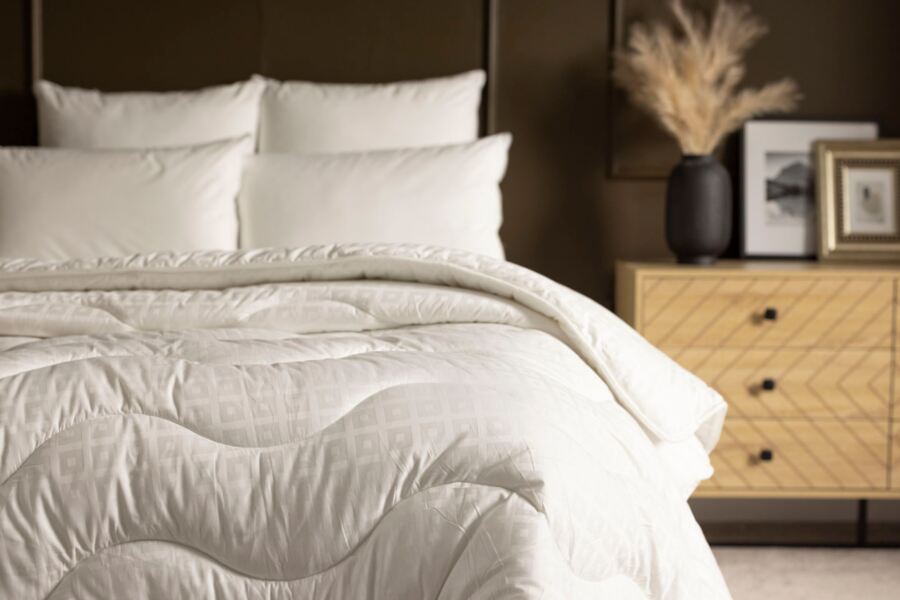 Hotel Suite Microfibre Filling 10.5 Tog Duvet Hotel Suite Microfibre Filling 10.5 Tog Duvet