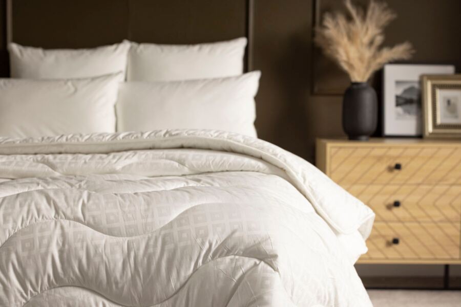 Hotel Suite Microfibre Filling 4.5 Tog Duvet Hotel Suite Microfibre Filling 4.5 Tog Duvet