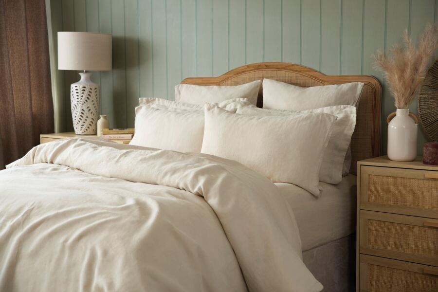 100% Linen Extra Deep Fitted Sheet - 38cm (15'') Depth 100% Linen Extra Deep Fitted Sheet - 38cm (15'') Depth