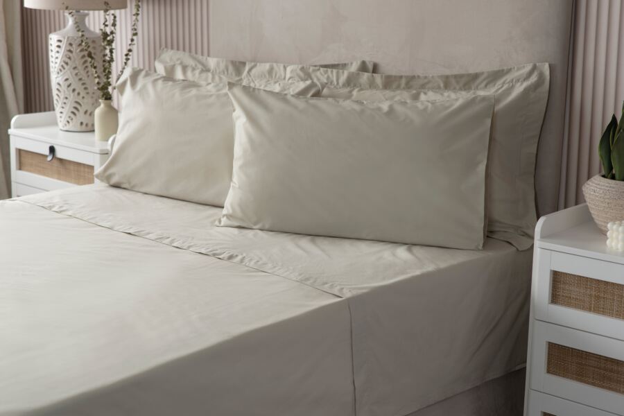200 Count Polycotton Housewife Pillowcase (Percale) 200 Count Polycotton Housewife Pillowcase (Percale)