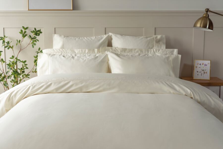 Pure Egyptian Cotton Sateen 600 Count Flat Sheet Pure Egyptian Cotton Sateen 600 Count Flat Sheet