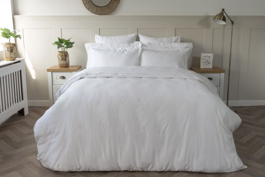 Pure Egyptian Cotton Sateen 600 Count Extra Deep 38cm Fitted Sheet Pure Egyptian Cotton Sateen 600 Count Extra Deep 38cm Fitted Sheet
