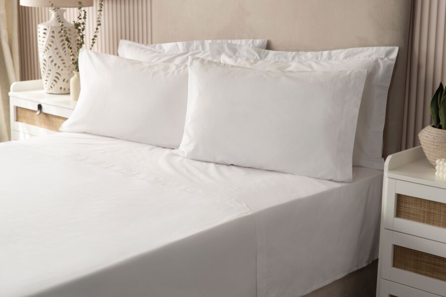 200 Count Polycotton 30cm Fitted Sheet (Percale)